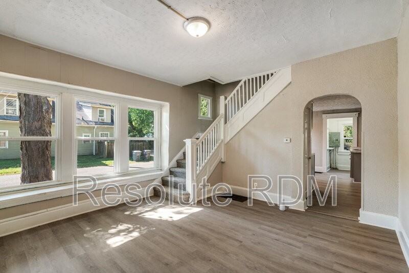 1312 N Dearborn St - Photo 7 of 23