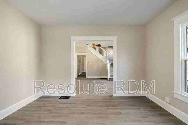 1314 N Dearborn St - Photo 6 of 24