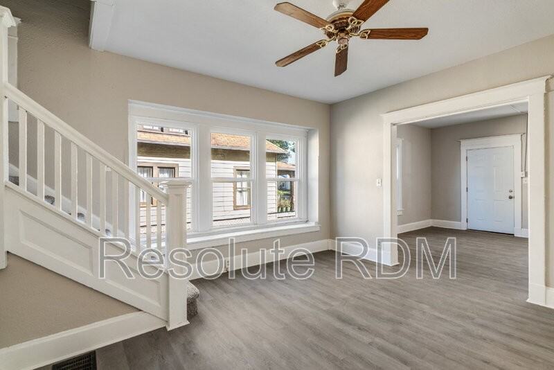 1314 N Dearborn St - Photo 7 of 24