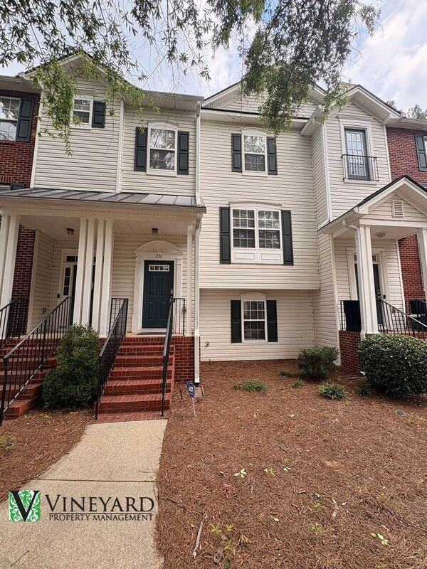 231 Village Square Dr - Photo 3 of 31