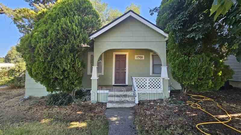 1701 E Desmet Ave - Photo 2 of 24