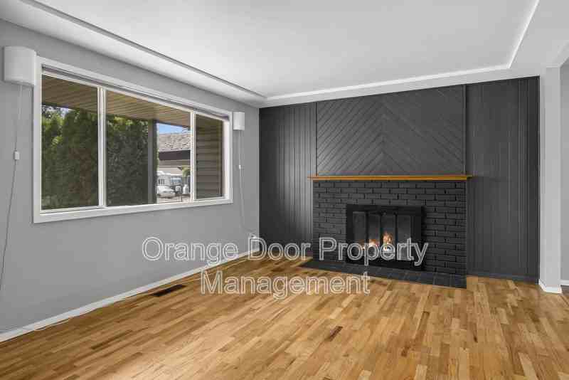 1611 Wheeler St S #1 - Photo 2 of 41