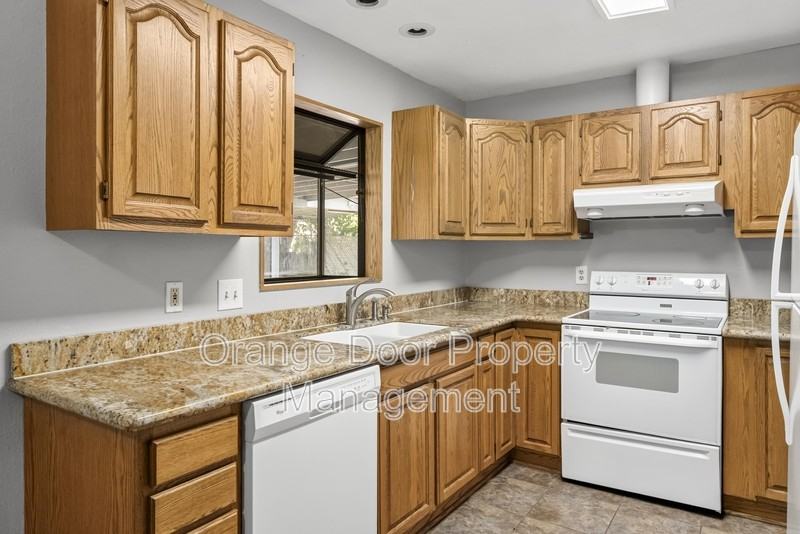1611 Wheeler St S #1 - Photo 7 of 41