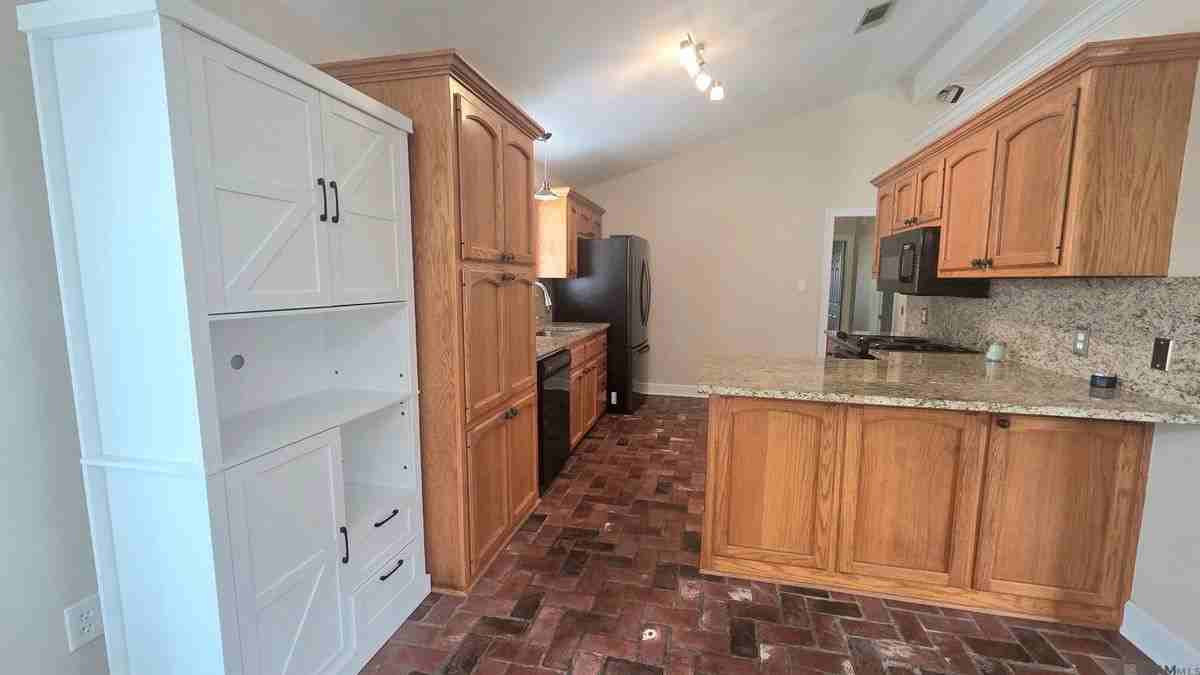 17656 Chasefield Ave - Photo 2 of 26