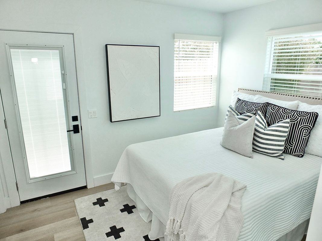 5972 Coke Ave - Photo 5 of 11