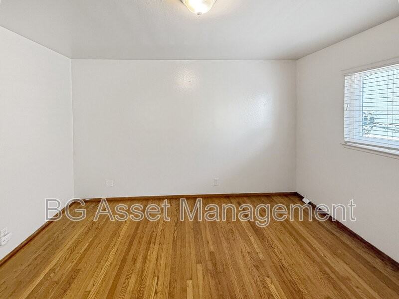 121 Eddy St - Photo 2 of 19