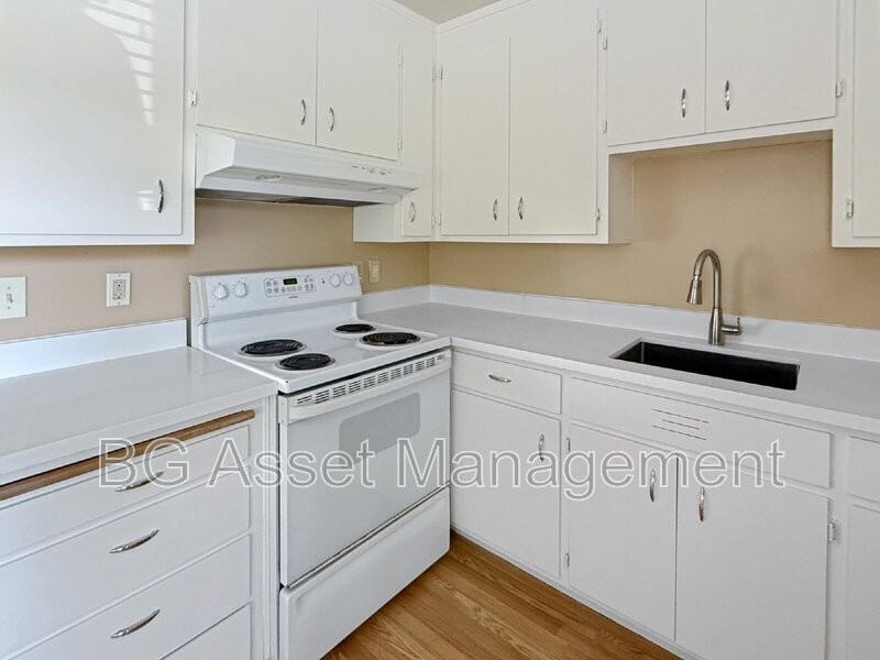 121 Eddy St - Photo 5 of 19