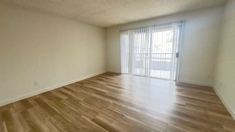 1520 N California Ave #205 - Photo 3 of 18
