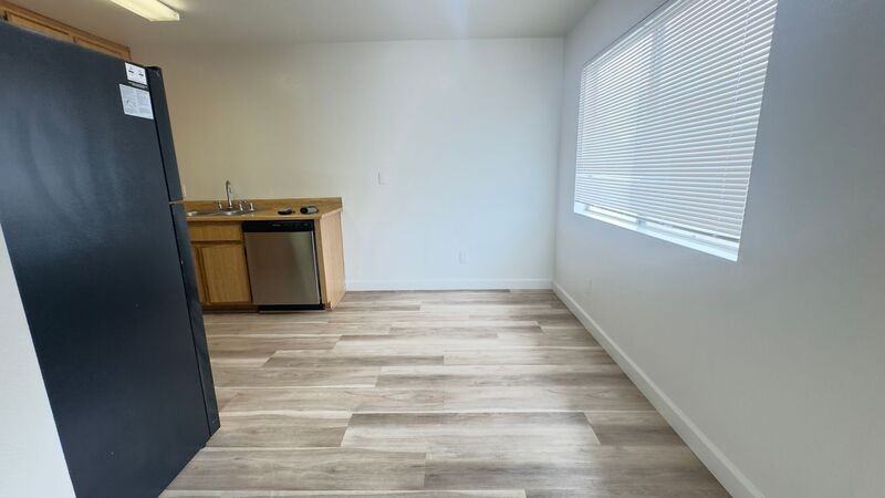 1520 N California Ave #205 - Photo 6 of 18