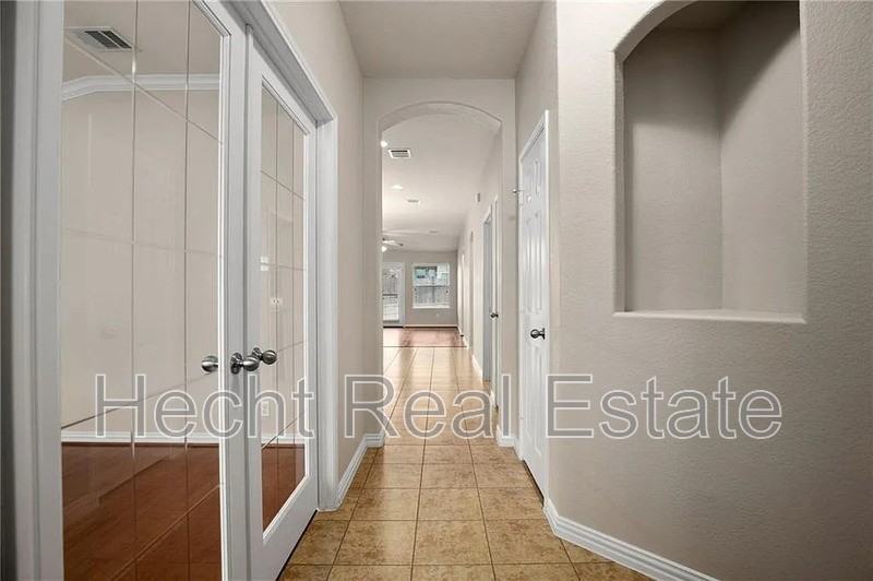 153 Carrington Dr - Photo 3 of 22