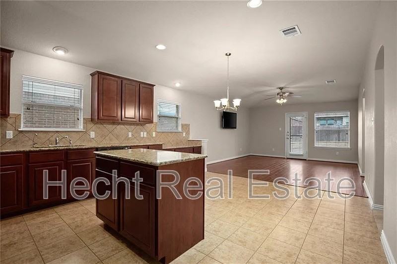 153 Carrington Dr - Photo 7 of 22