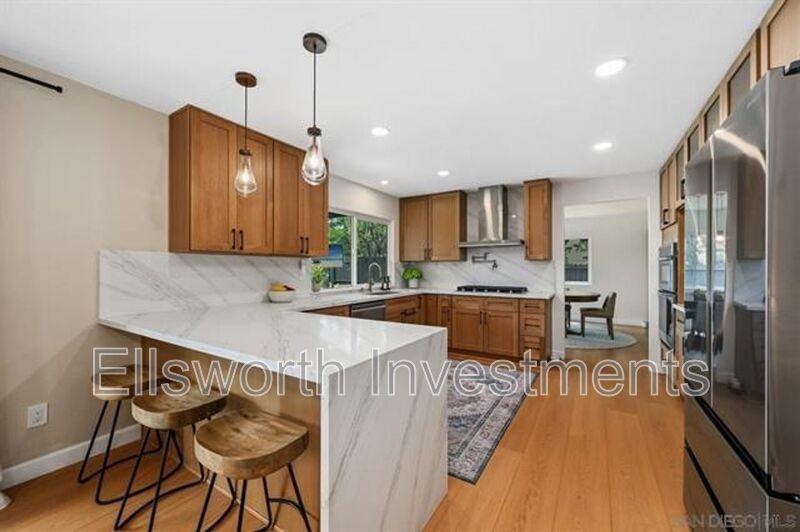 1225 Fallbrook Ct - Photo 5 of 20