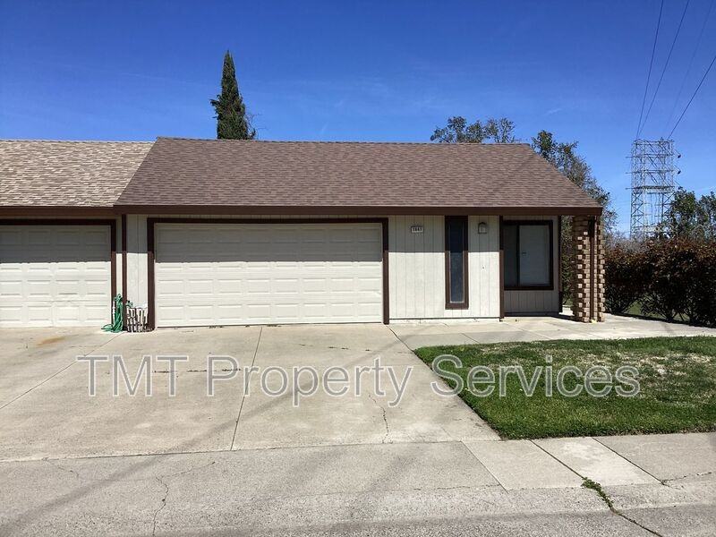 7847 Orchard Woods Cir - Photo 2 of 26