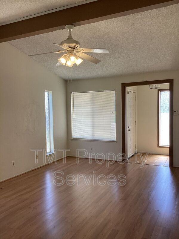 7847 Orchard Woods Cir - Photo 5 of 26