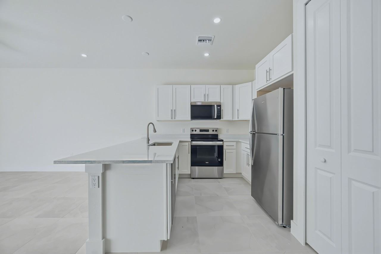 2122 Leda Ave S - Photo 7 of 15