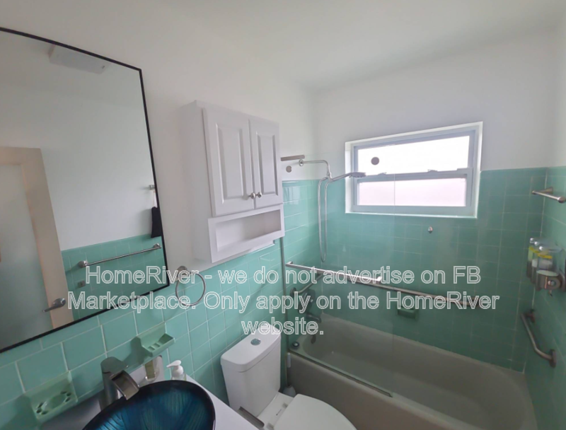 1917 Ne 26th St - Photo 4 of 13