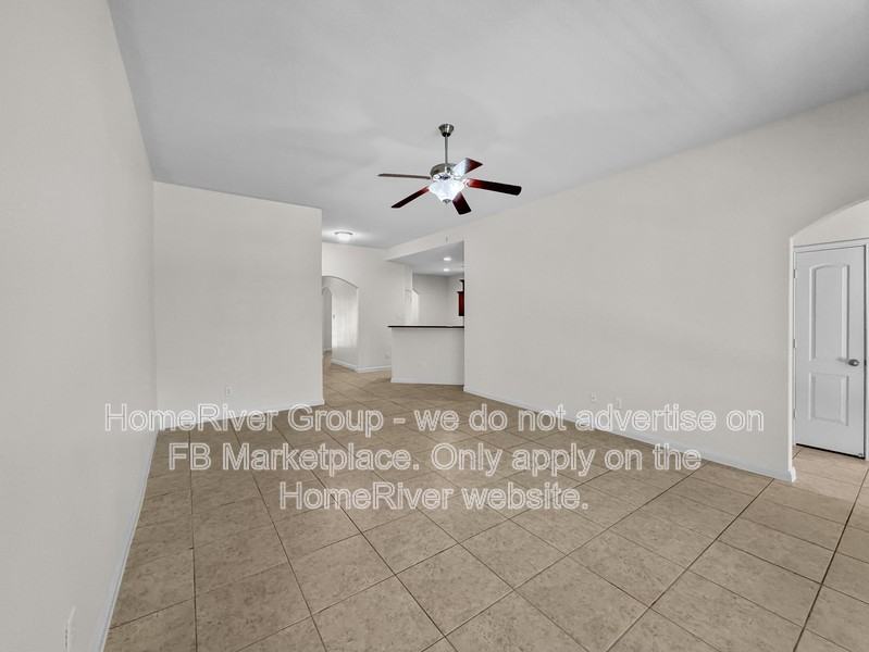 1720 Persimmon Dr - Photo 3 of 19