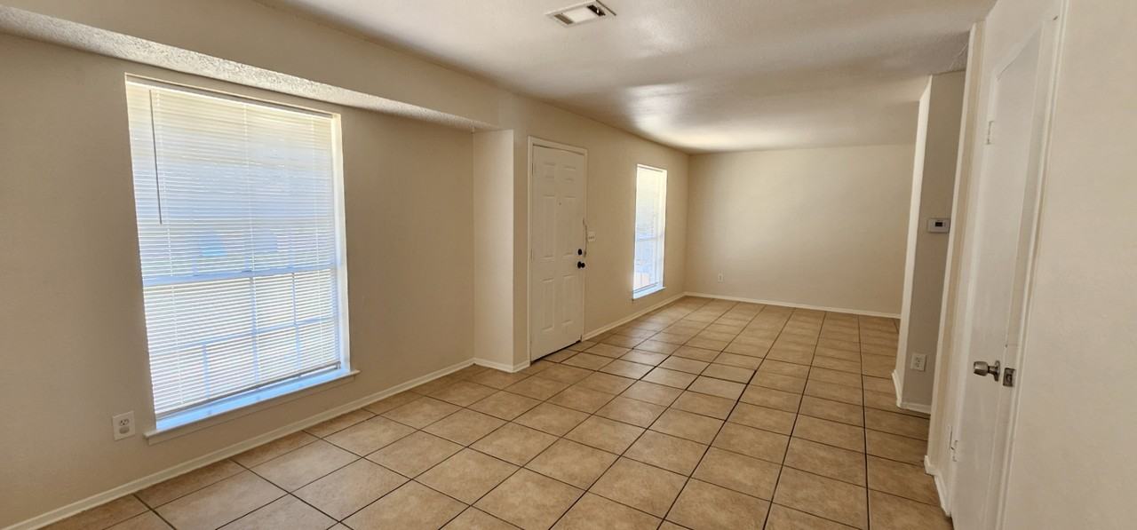 7205 Merry Ln - Photo 4 of 21