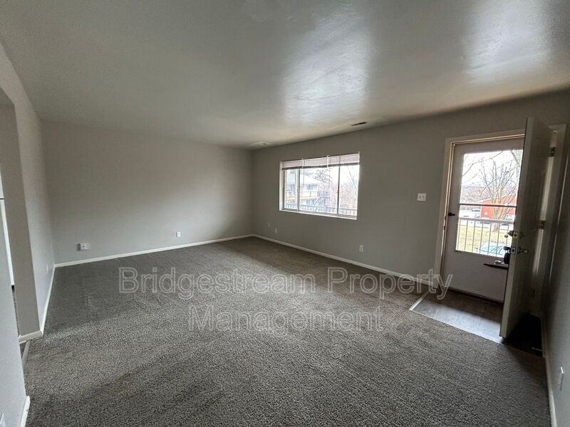 7837 N Main St #6 - Photo 2 of 6