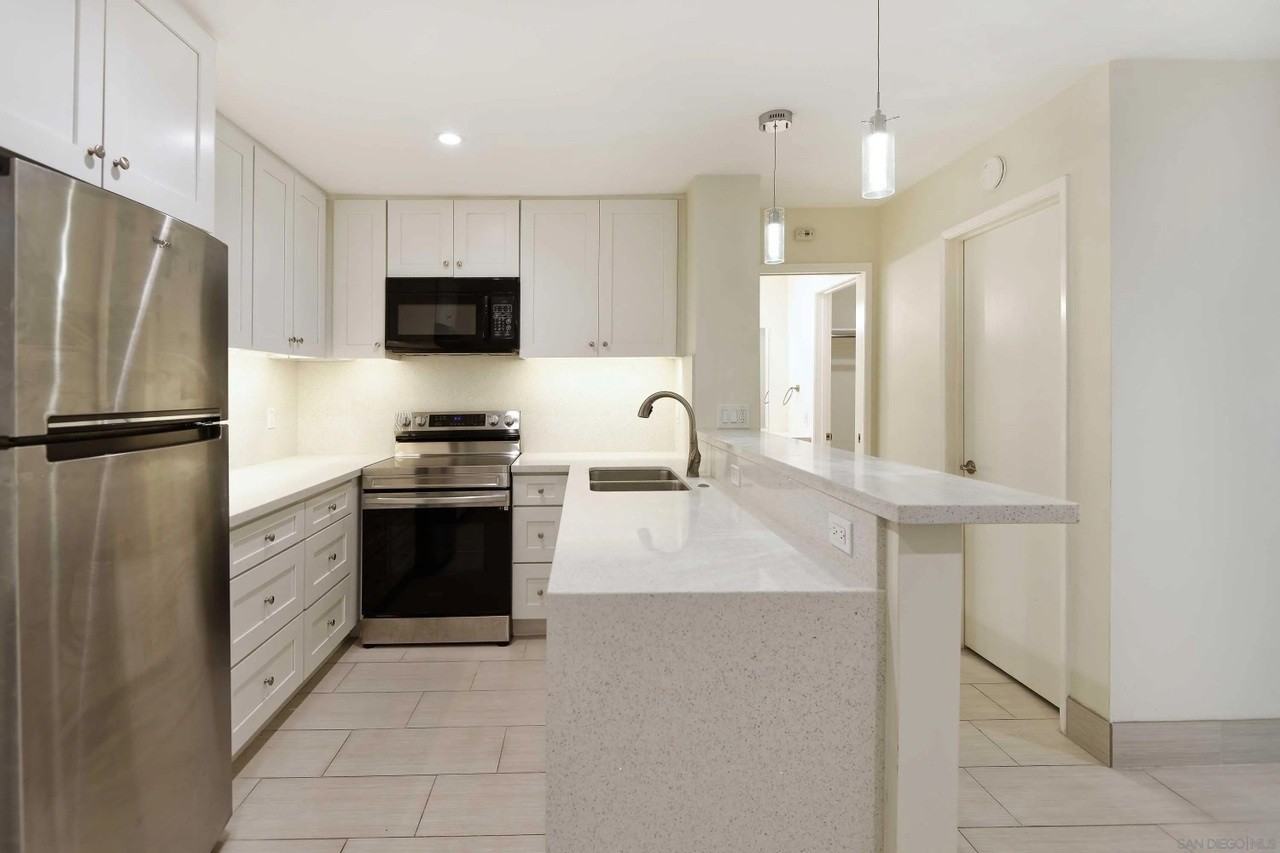 4600 Lamont St - Photo 5 of 12