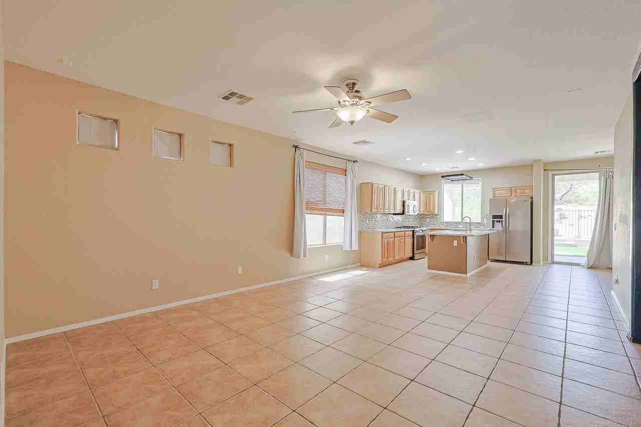 2512 W Old Paint Trl - Photo 3 of 36