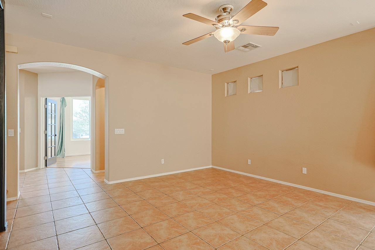 2512 W Old Paint Trl - Photo 4 of 36