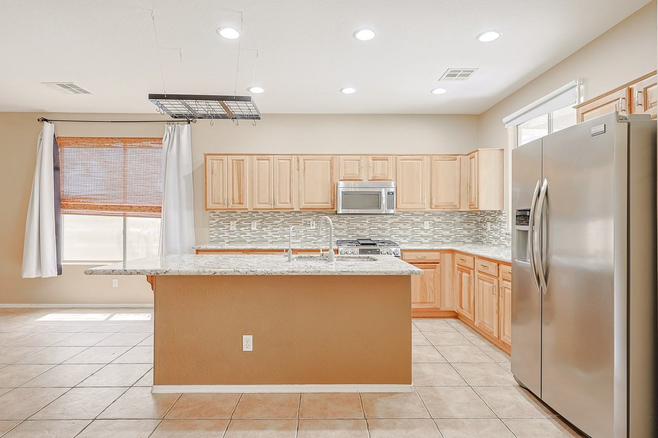 2512 W Old Paint Trl - Photo 5 of 36