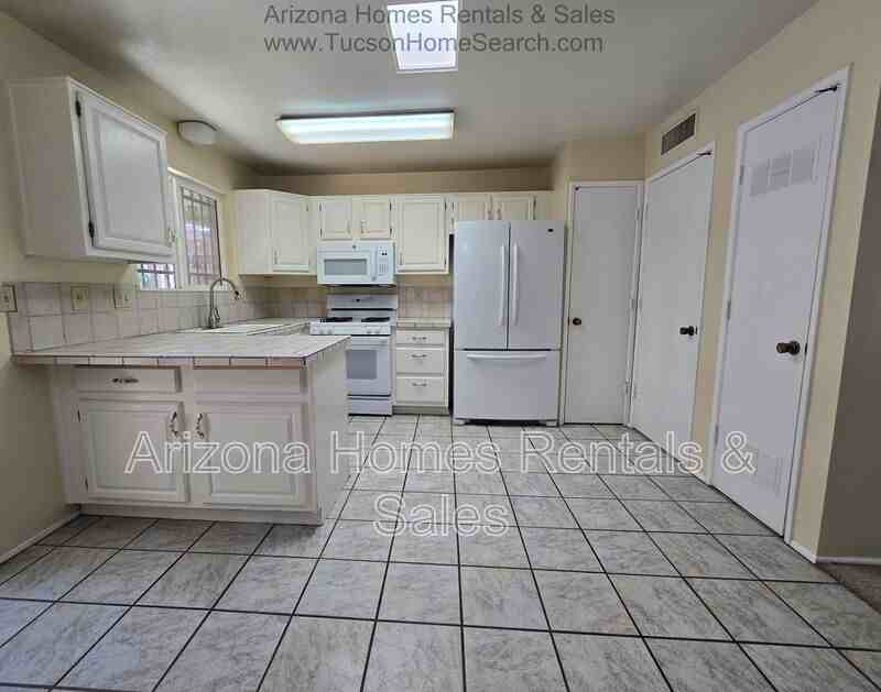 510 W Calle Lago - Photo 5 of 13