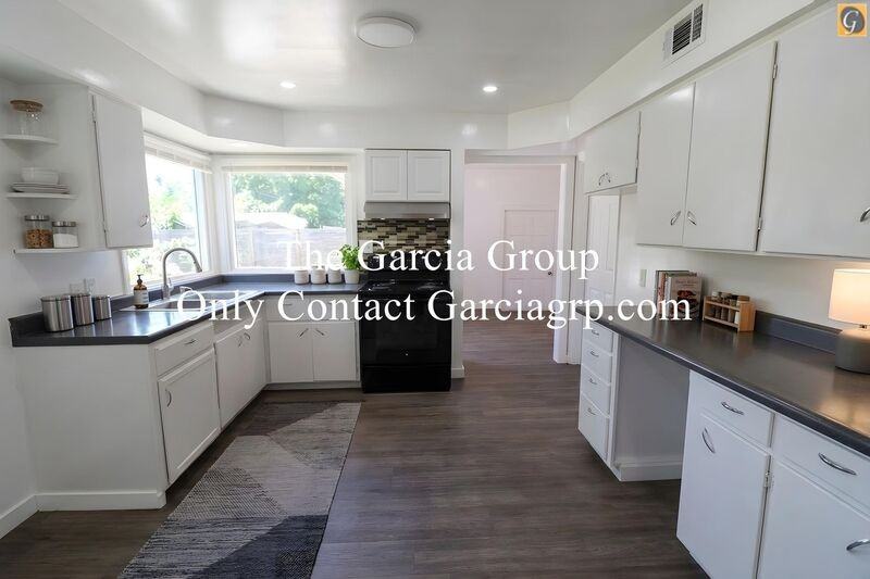 9303 Se Francis St - Photo 2 of 42