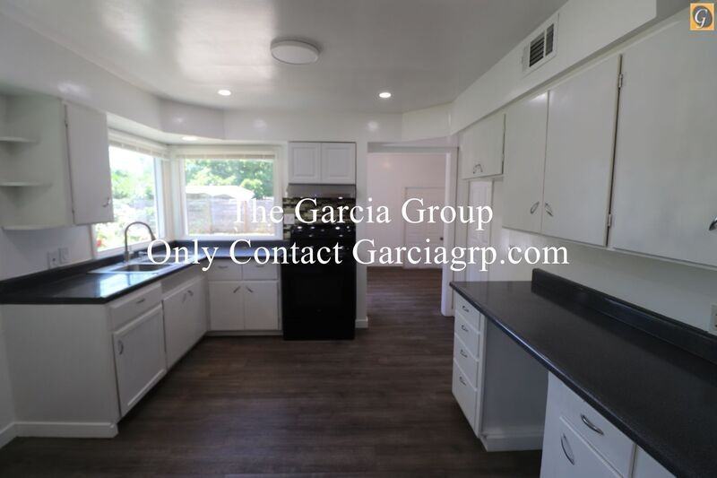 9303 Se Francis St - Photo 3 of 42