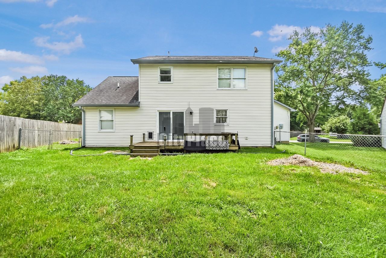 1442 Maria Ave - Photo 5 of 29