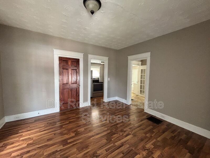 1022 Auburn St - Photo 6 of 22