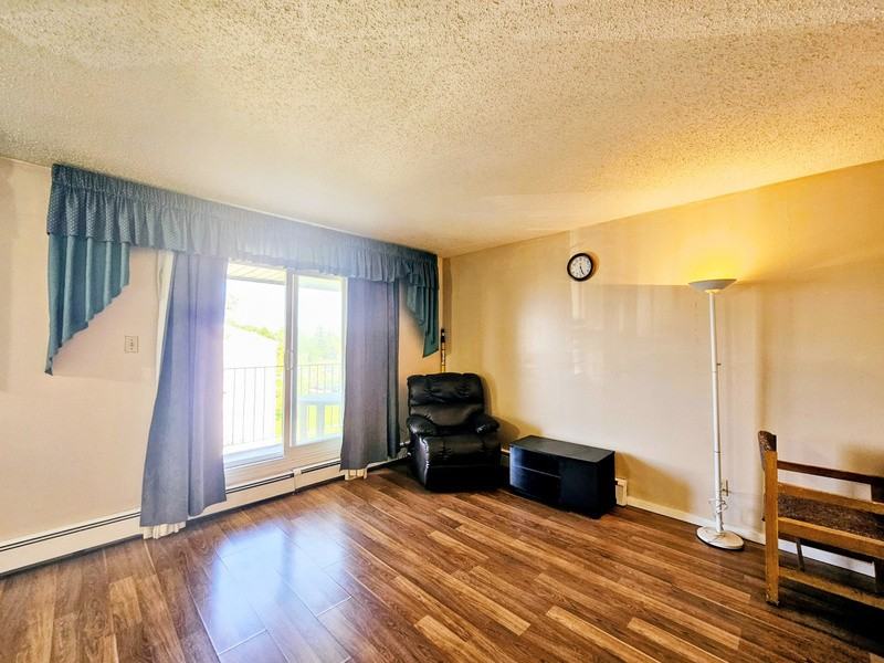 3851 76 St Nw #5 - Photo 4 of 15