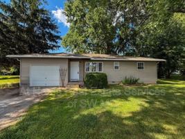 featured image of 605 W Bluegrass Rd
