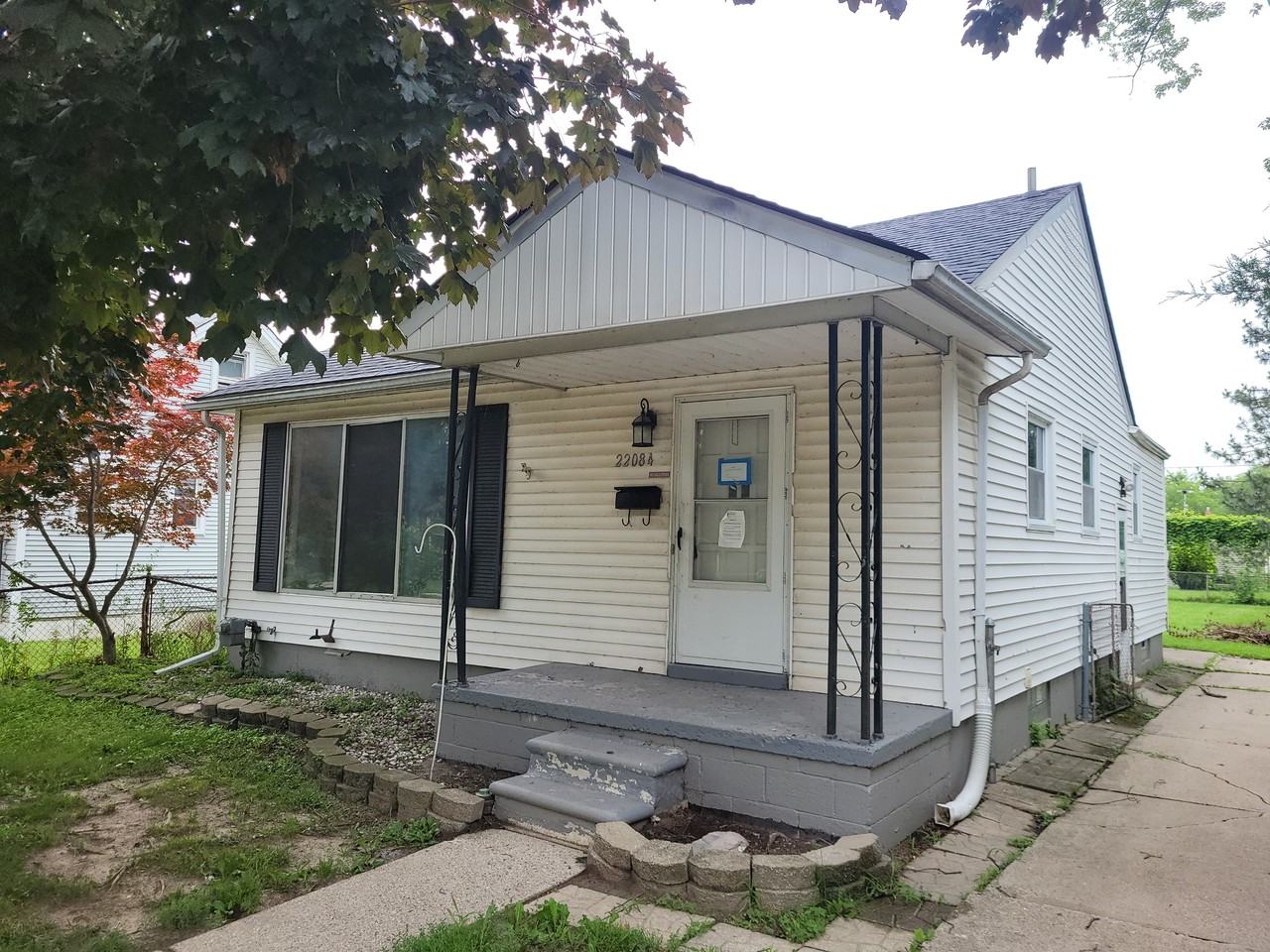 22084 Shakespeare Ave - Photo 3 of 15