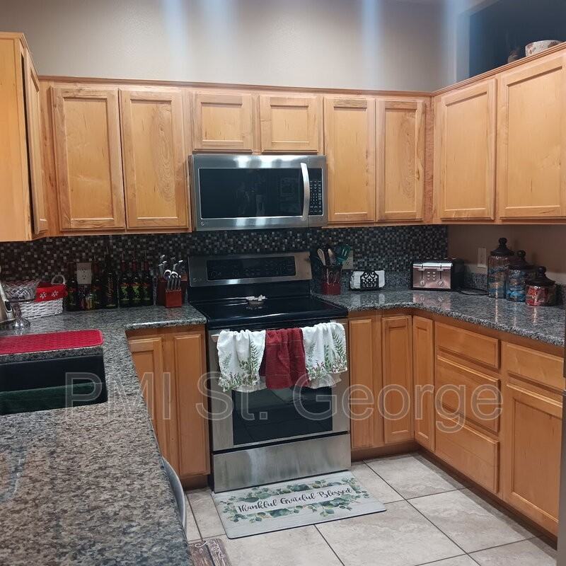 376 N 2480 W - Photo 2 of 21