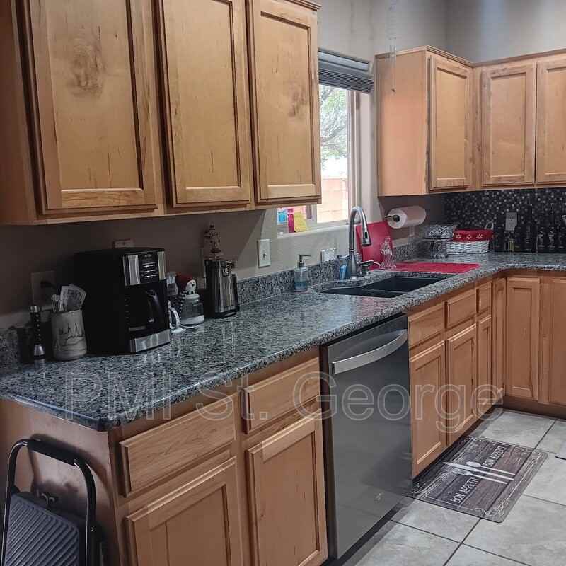 376 N 2480 W - Photo 4 of 21
