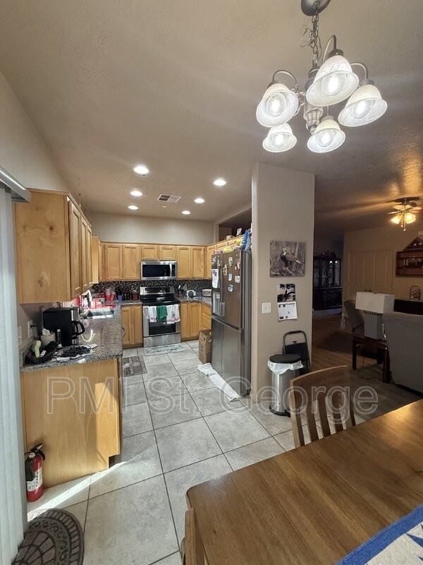 376 N 2480 W - Photo 6 of 21