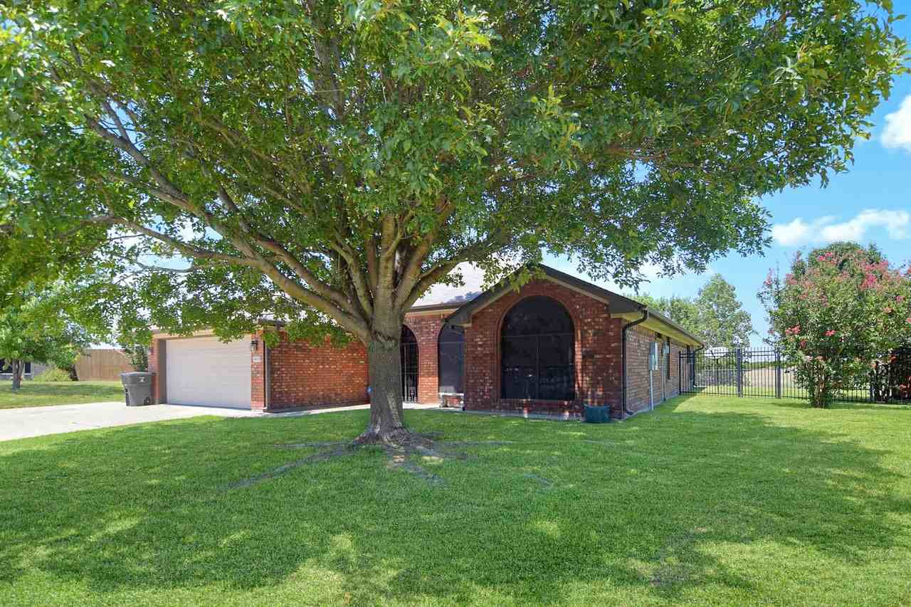 5805 Tropicana Ct - Photo 3 of 19