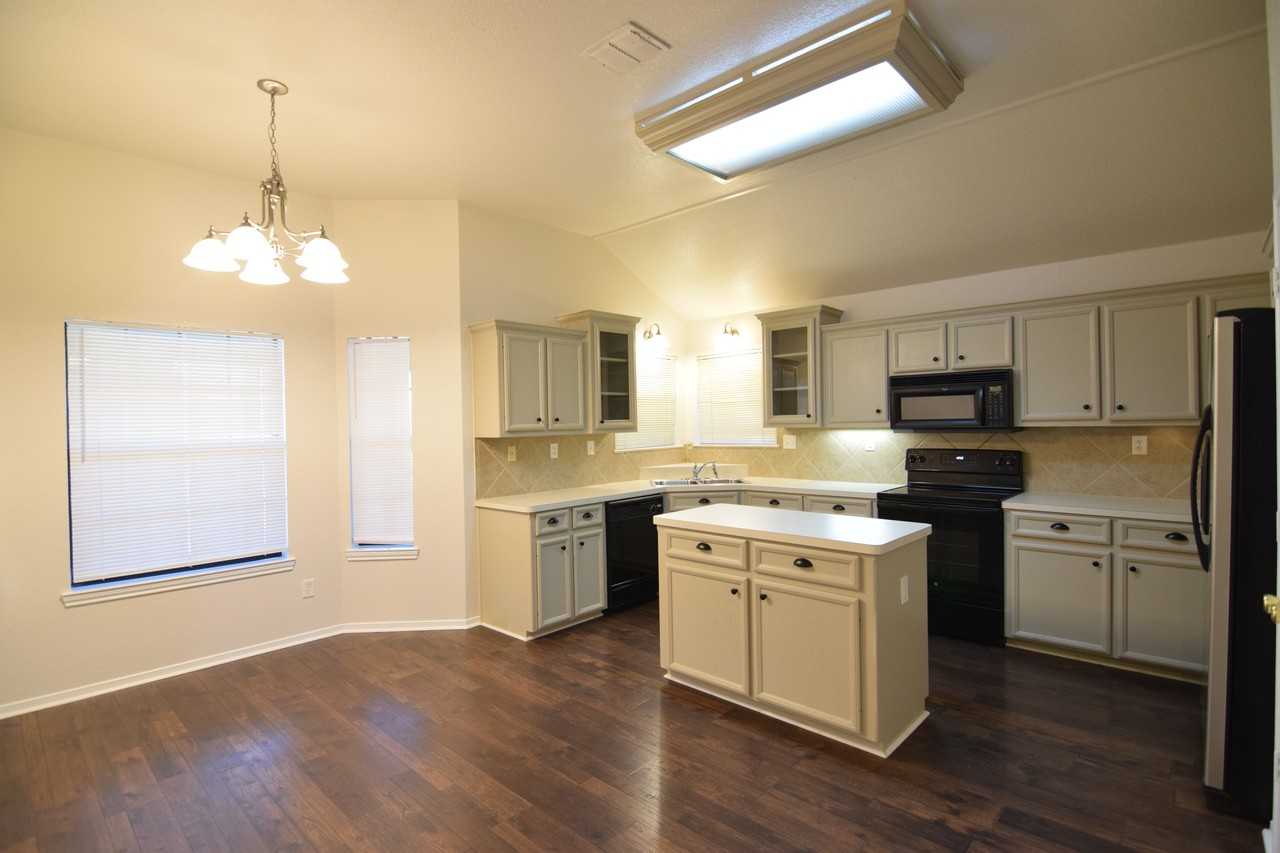 5805 Tropicana Ct - Photo 5 of 19
