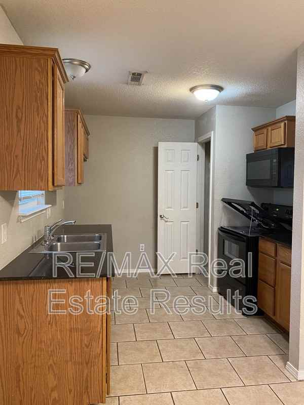 5 Dolphin Ln - Photo 5 of 14