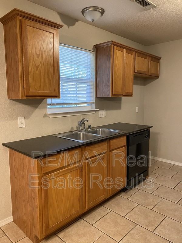 5 Dolphin Ln - Photo 6 of 14