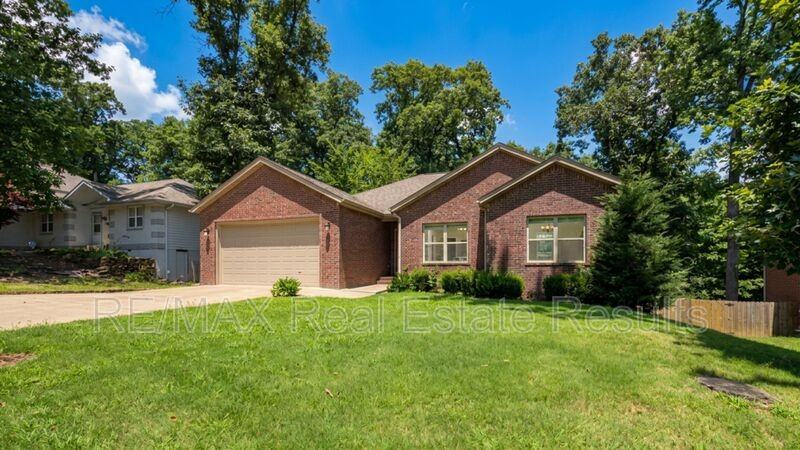 9 Burnham Dr - Photo 3 of 13