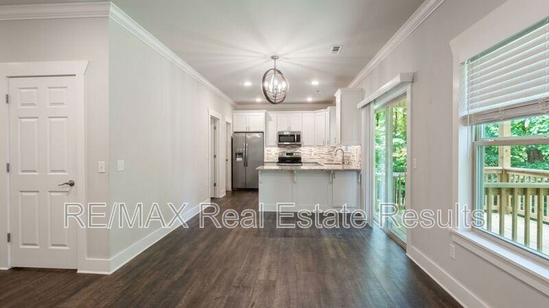 9 Burnham Dr - Photo 4 of 13