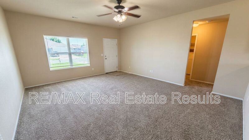 728 Nw 67th Ave - Photo 6 of 16
