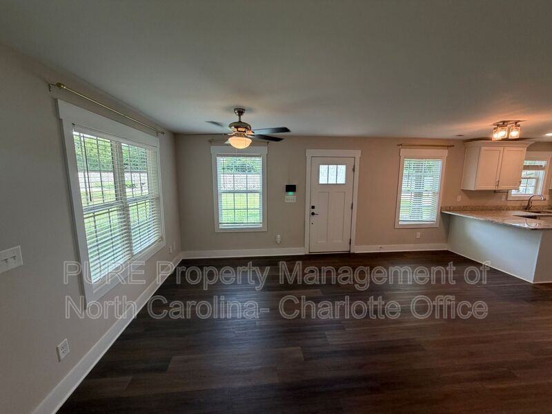 1204 W Airline Ave - Photo 3 of 25