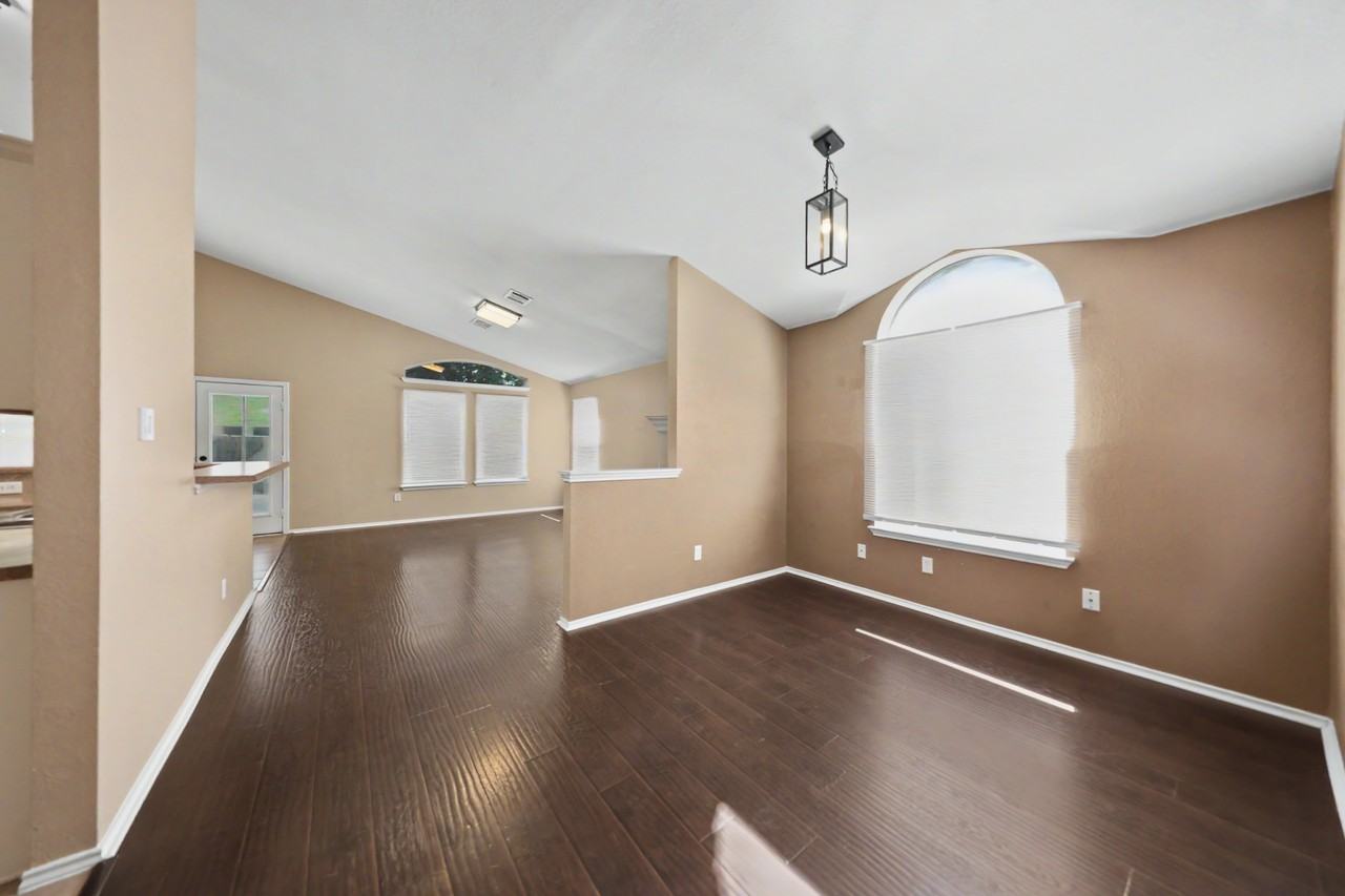 4502 Golden Gate Dr - Photo 7 of 24