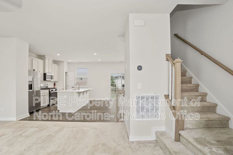 2140 Autumn Cyprus Ave - Photo 2 of 21