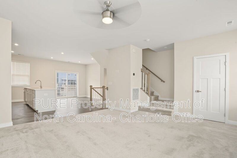 2140 Autumn Cyprus Ave - Photo 4 of 21