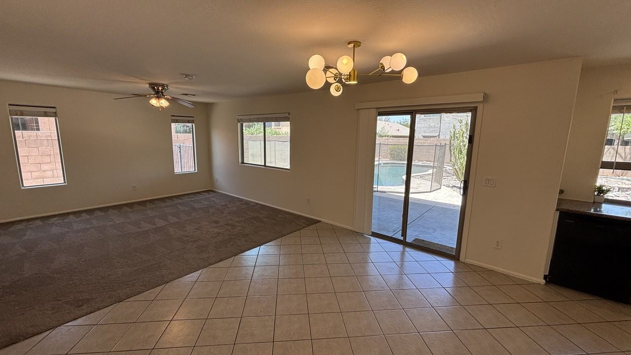 624 W Mesquite Tree Ln - Photo 4 of 29